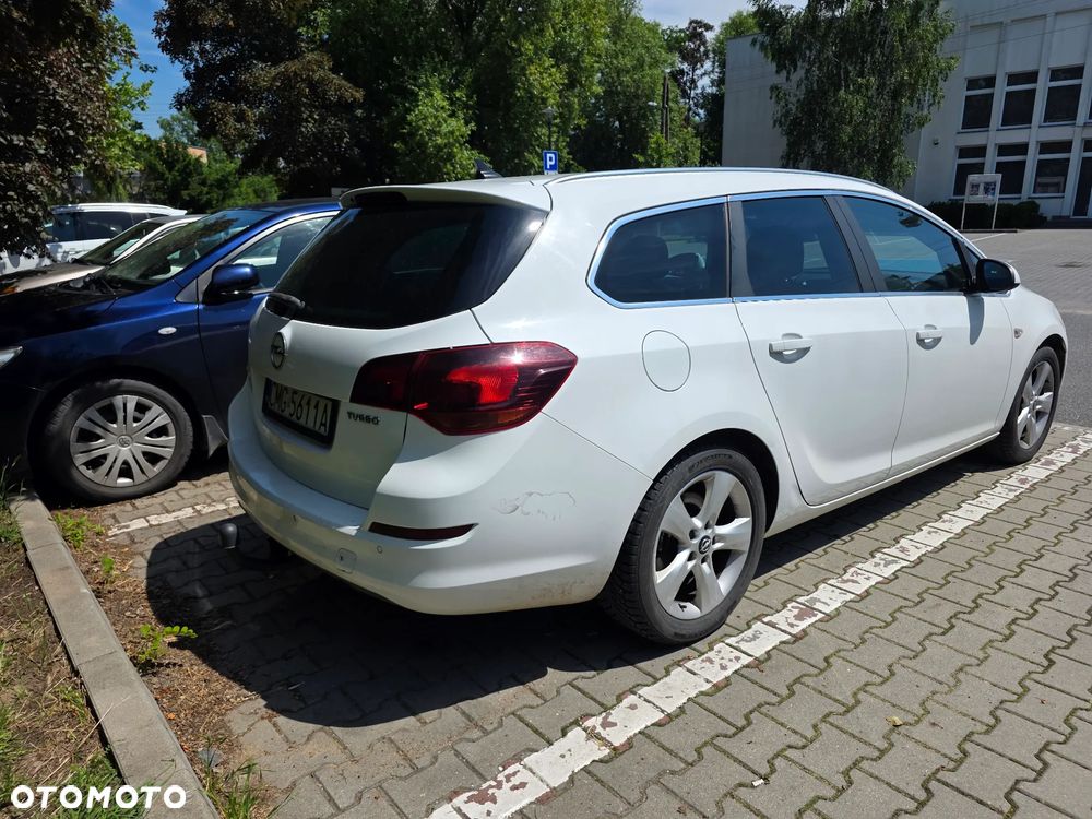 Opel Astra 1.6 T Cosmo - 3
