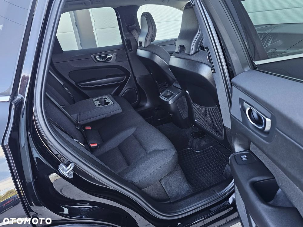Volvo XC 60 B4 D Geartronic Momentum Pro - 25