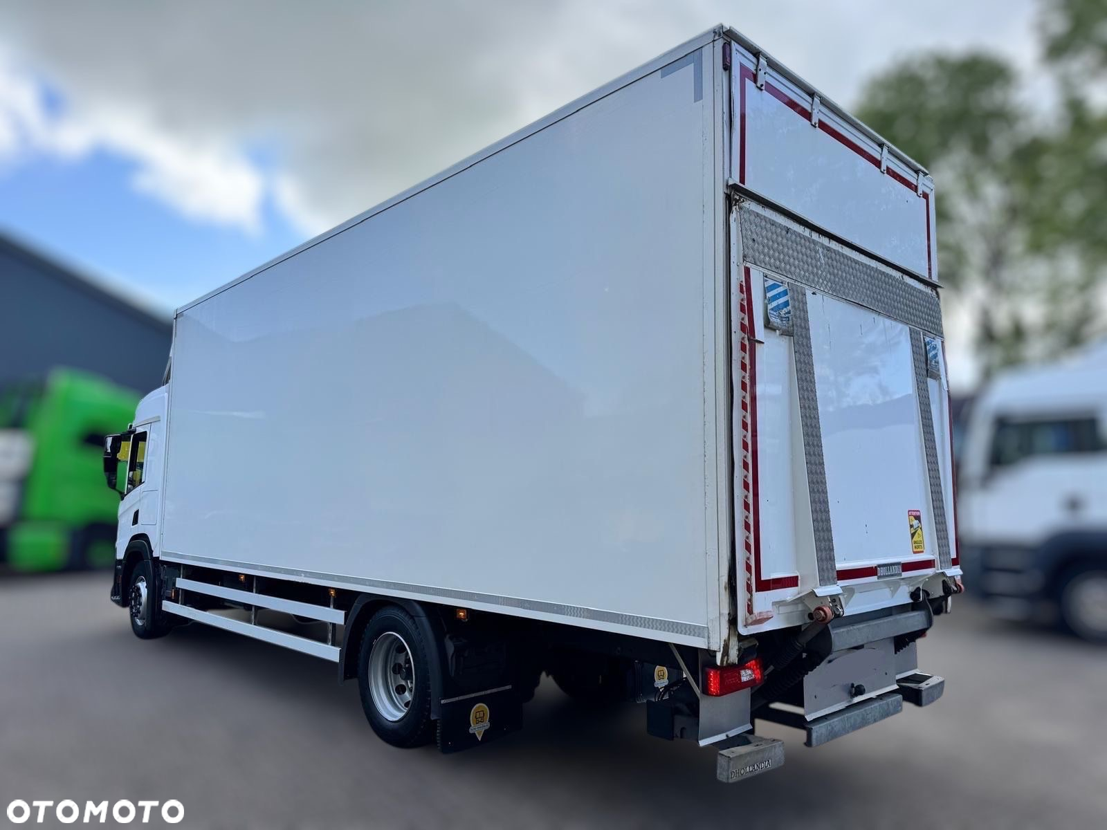 Scania P250 / IZOTERMA / KONTENER / WINDA / SILNIK 6 CYLINDRÓW / 330 TYŚ KM / AUTOMAT / 19 EUROPALET / SYPIALKA - 4