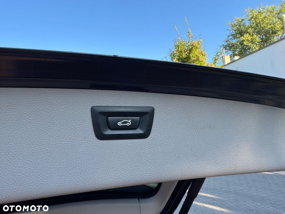 BMW Seria 3 318d Blue Performance - 22