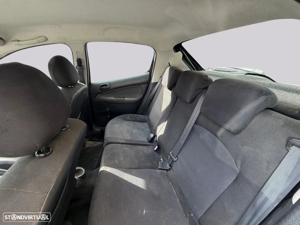 Peugeot 206 - 18
