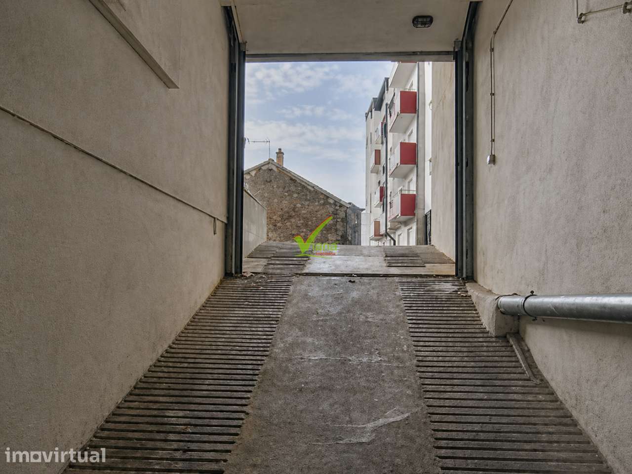 Lugar de Garagem, próximo Praia Aver-o-Mar - Grande imagem: 2/2