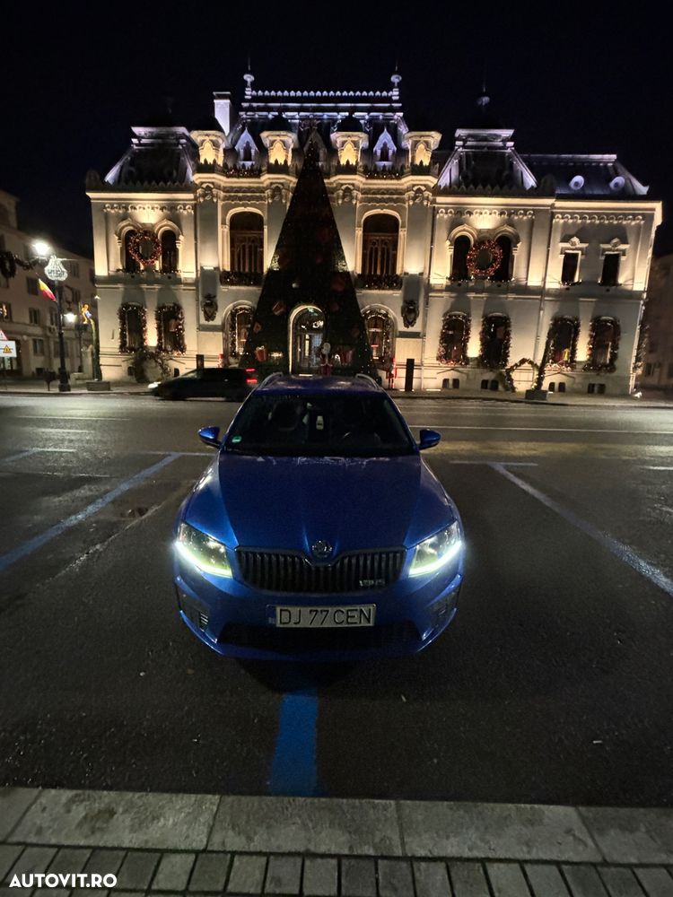 Skoda Octavia Combi 2.0 TDI RS - 1