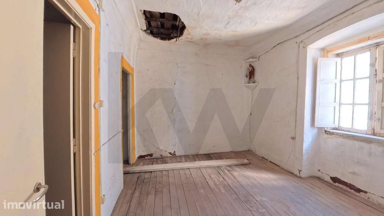 Apartamento para renovação total no centro histórico de Portalegre - Grande imagem: 4/11