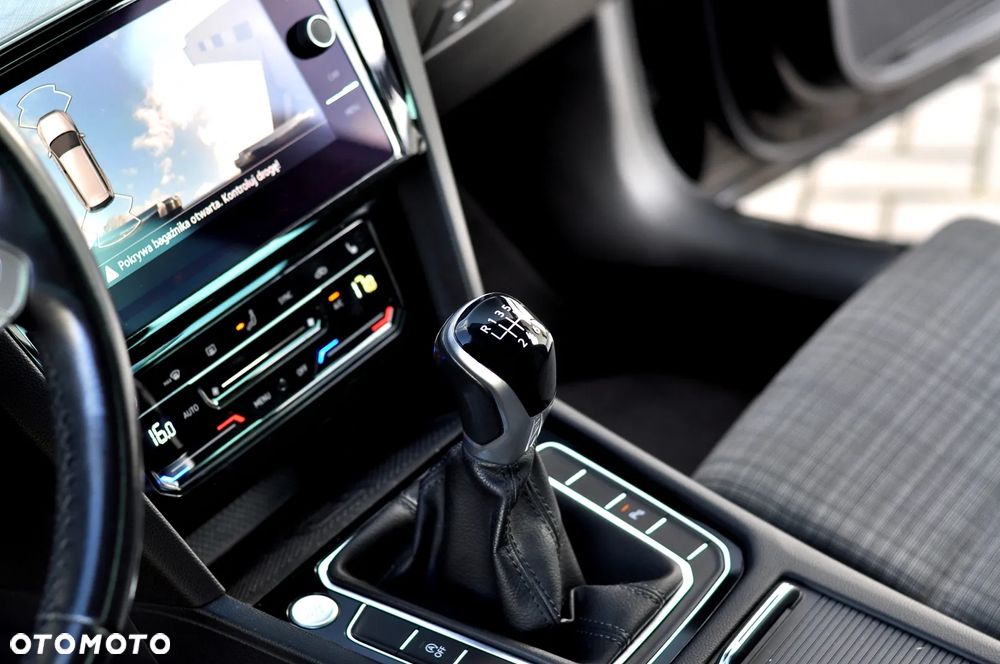 Volkswagen Passat - 34