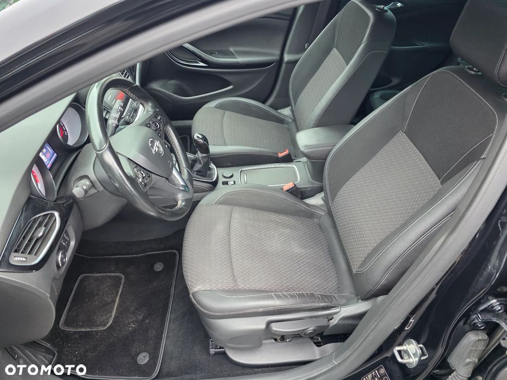 Opel Astra 1.4 Turbo Innovation - 18