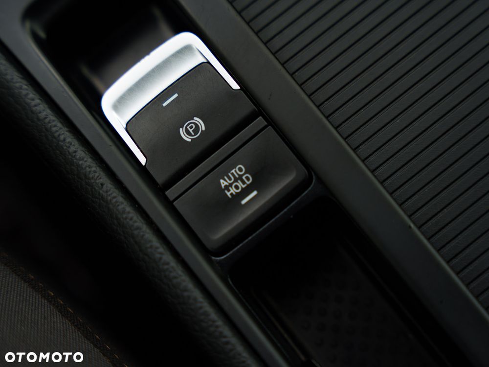 Volkswagen Golf 1.4 TSI BMT Comfortline DSG - 24