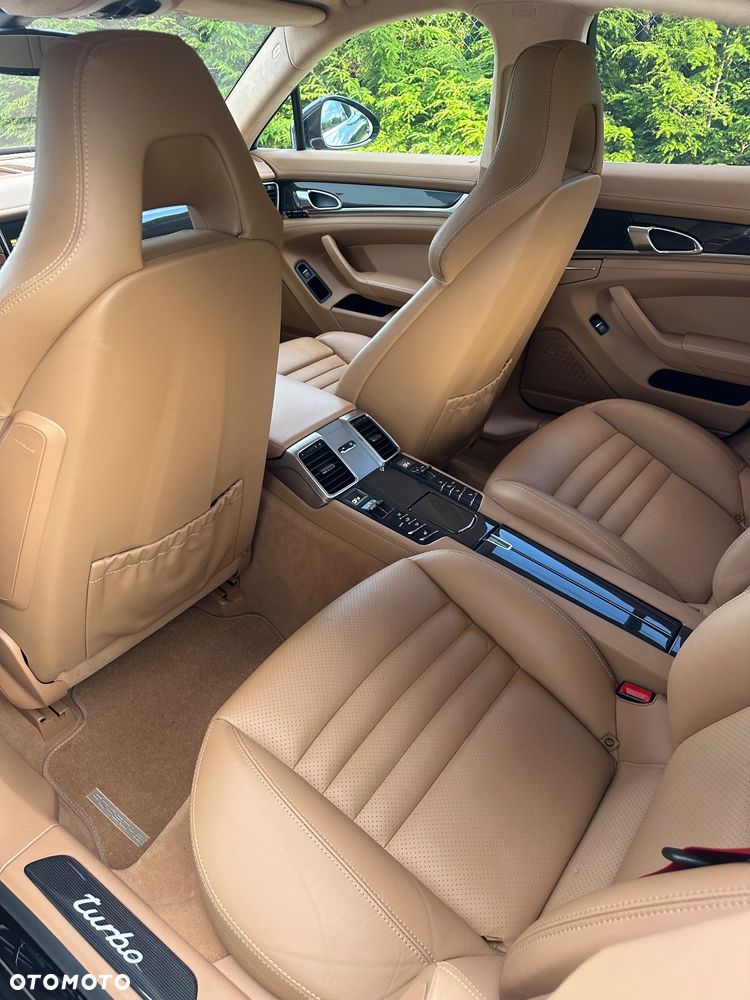Porsche Panamera Turbo - 29