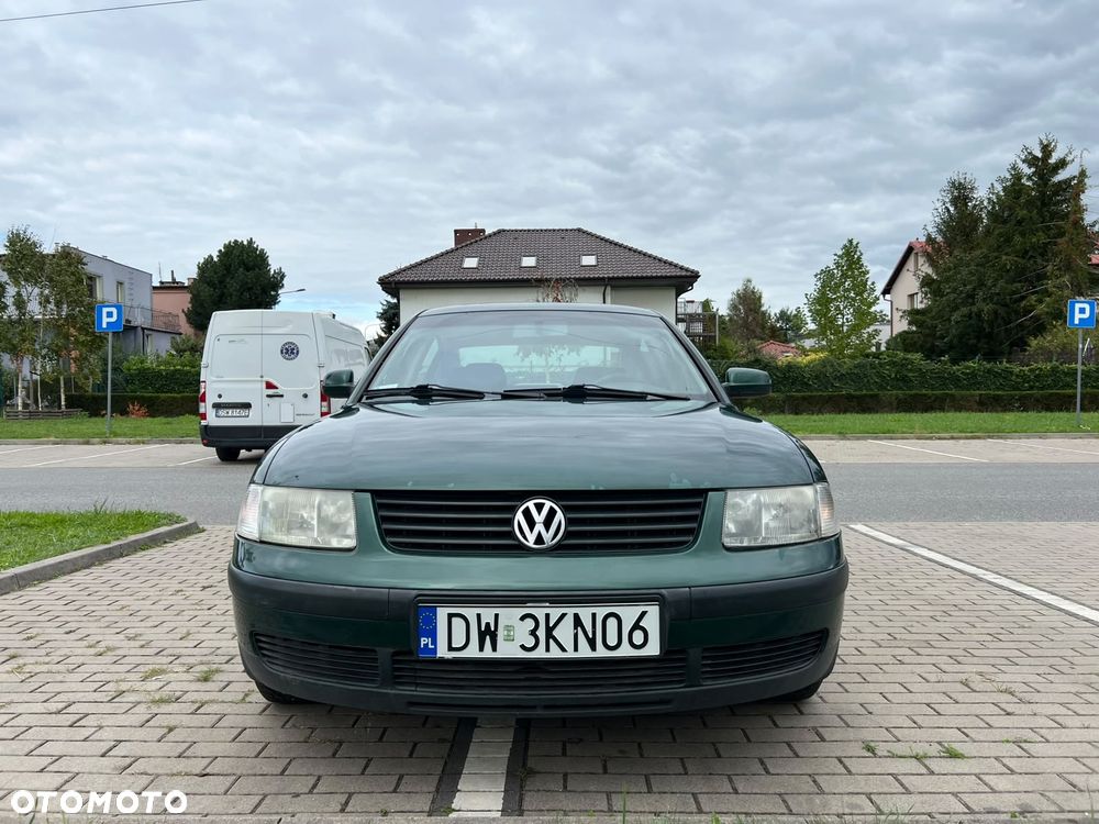 Volkswagen Passat - 4