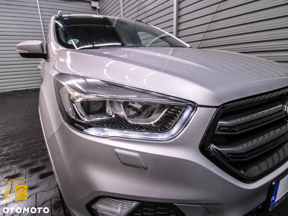 Ford Kuga 2.0 TDCi 2x4 Titanium - 28