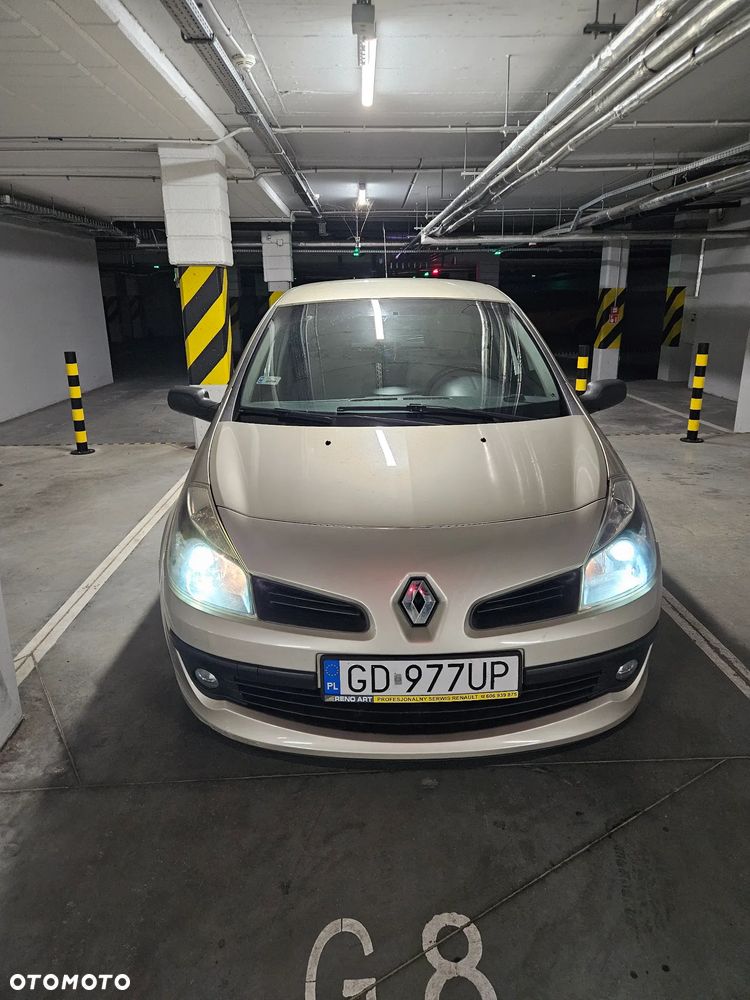 Renault Clio 1.4 16V Authentique - 8