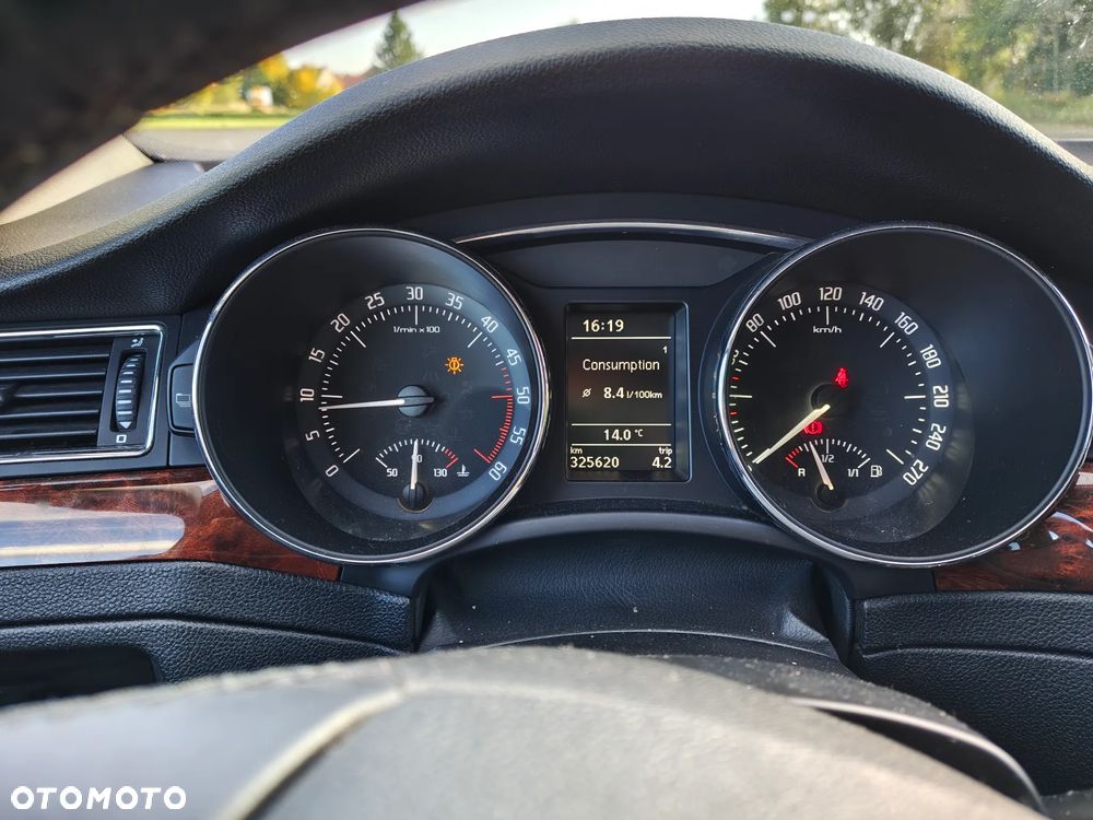 Skoda Superb 2.0 TDI Platinum - 22