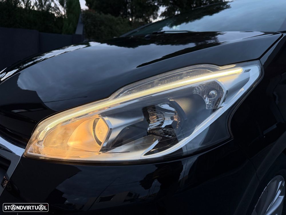 Peugeot 208 1.2 PureTech Style - 20