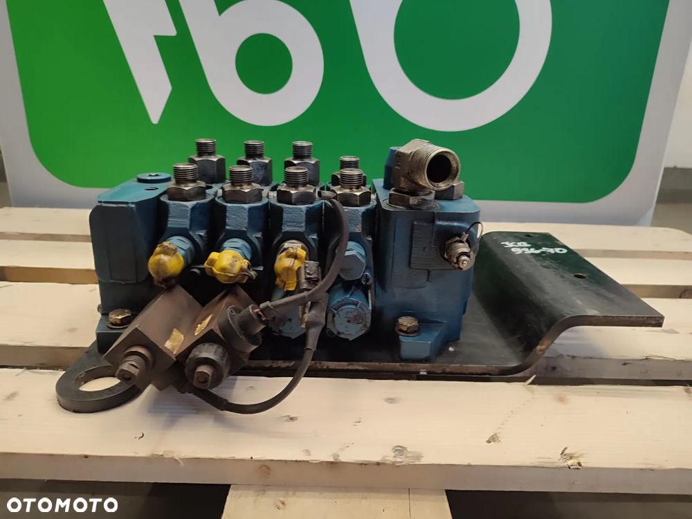 Rozdzielacz hydrauliczny 07260157 JCB 536-70 - 6