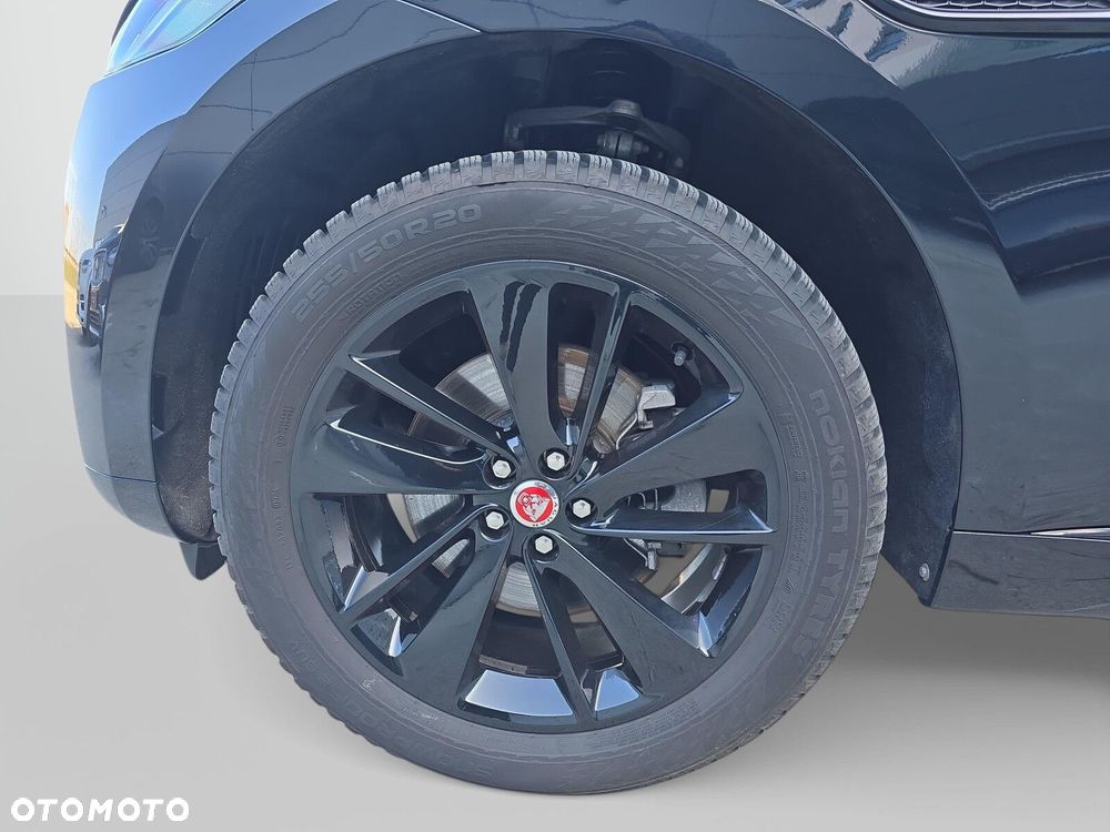 Jaguar F-Pace - 8