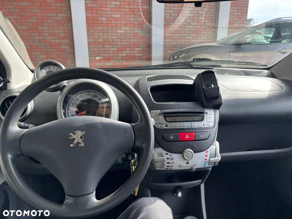 Peugeot 107 70 Filou - 11