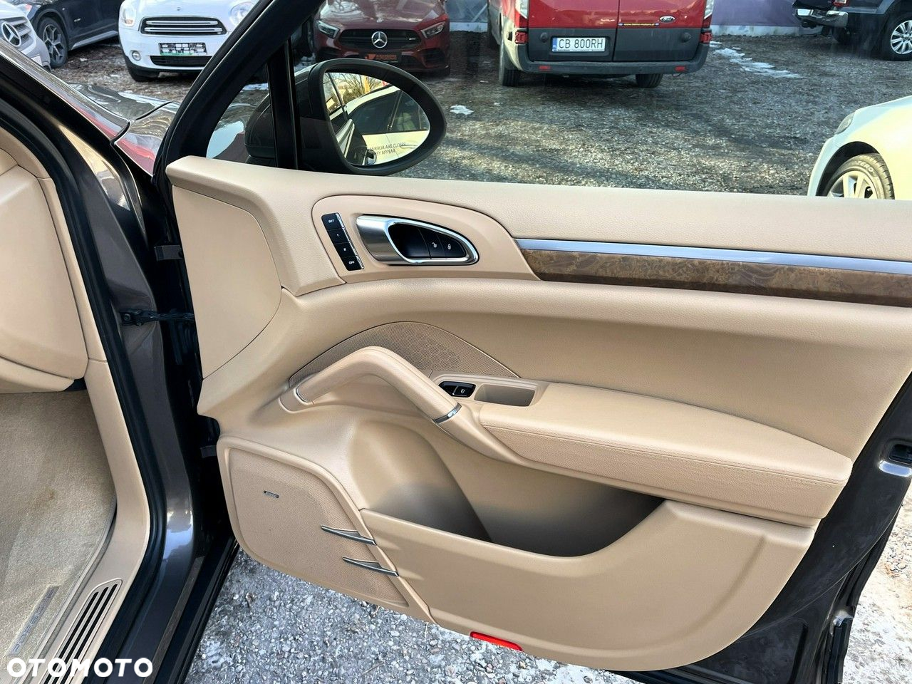Porsche Cayenne - 28