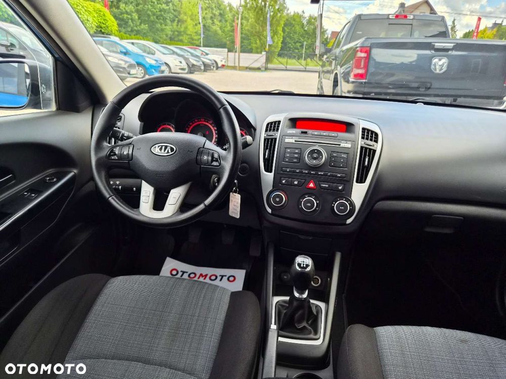 Kia Ceed - 23