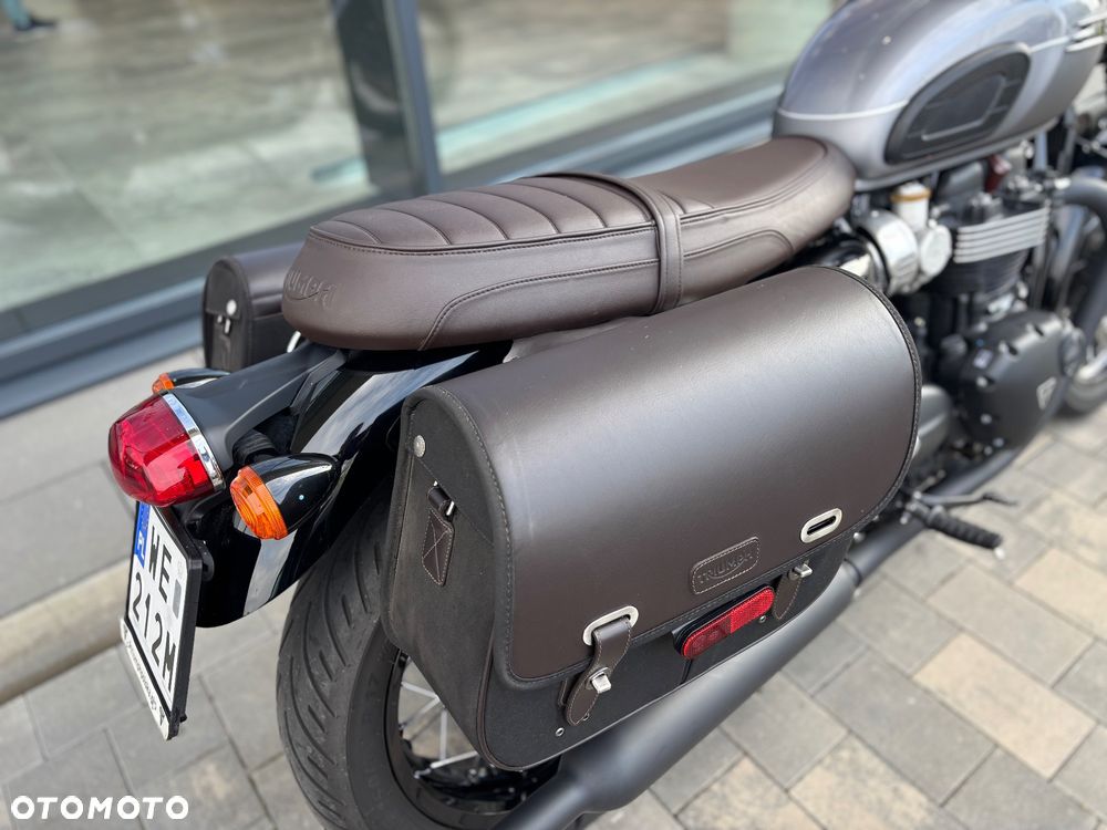 Triumph Bonneville - 14