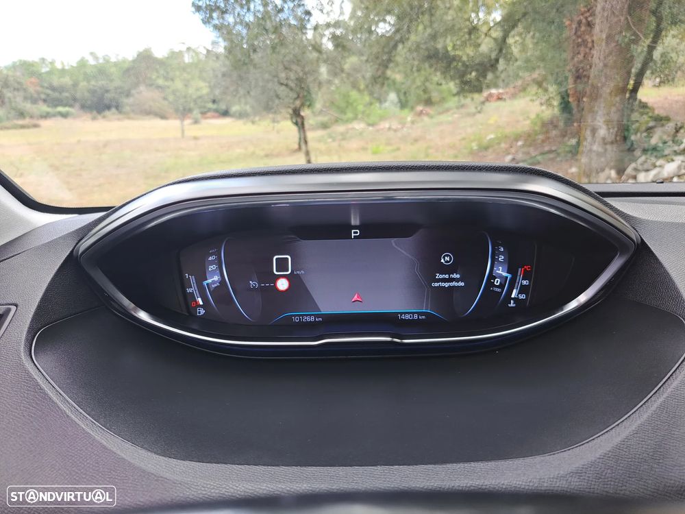 Peugeot 5008 BlueHDI 130 EAT8 Allure - 22