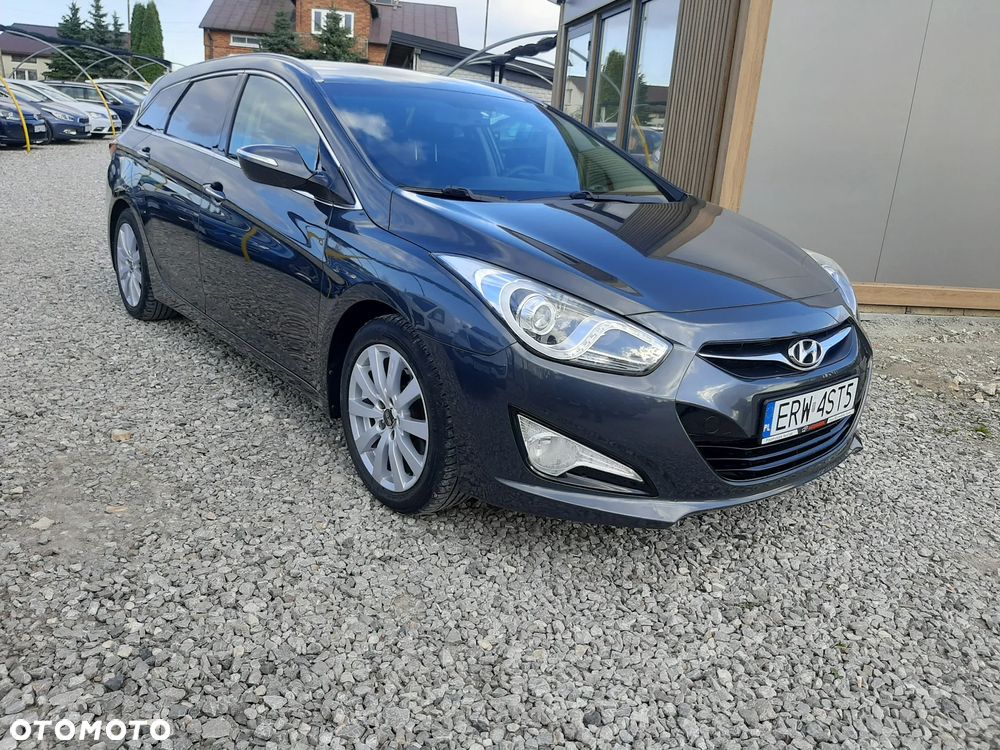 Hyundai i40 Kombi blue 1.6 Family - 4