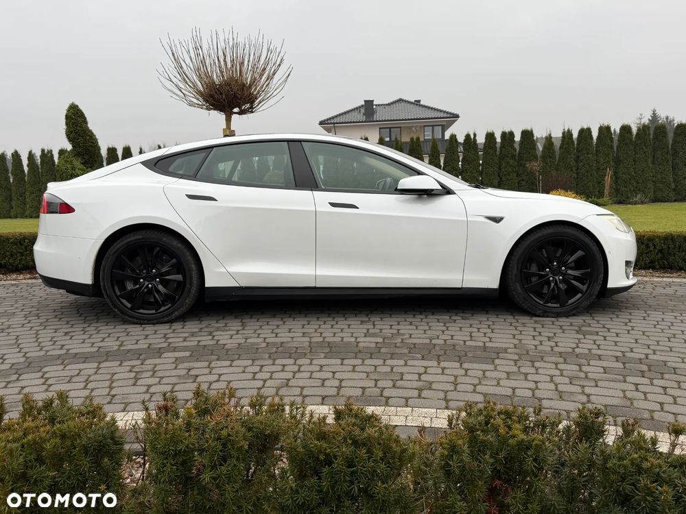 Tesla Model S 85D Allradantrieb - 9