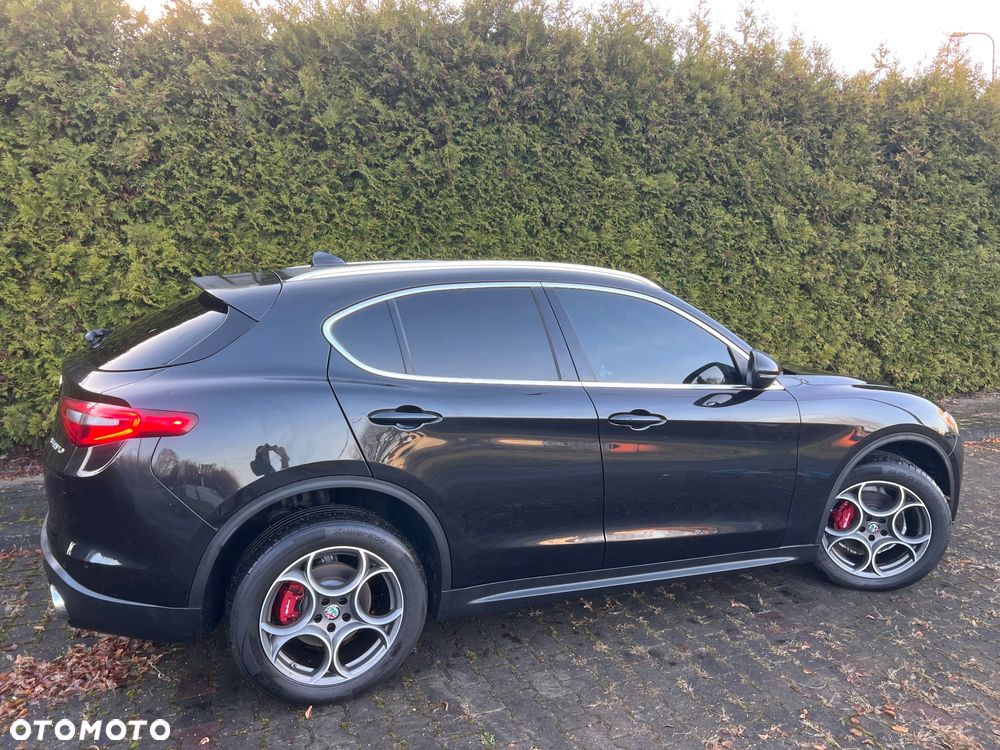 Alfa Romeo Stelvio 2.0 Turbo 16V AT8-Q4 Executive - 9