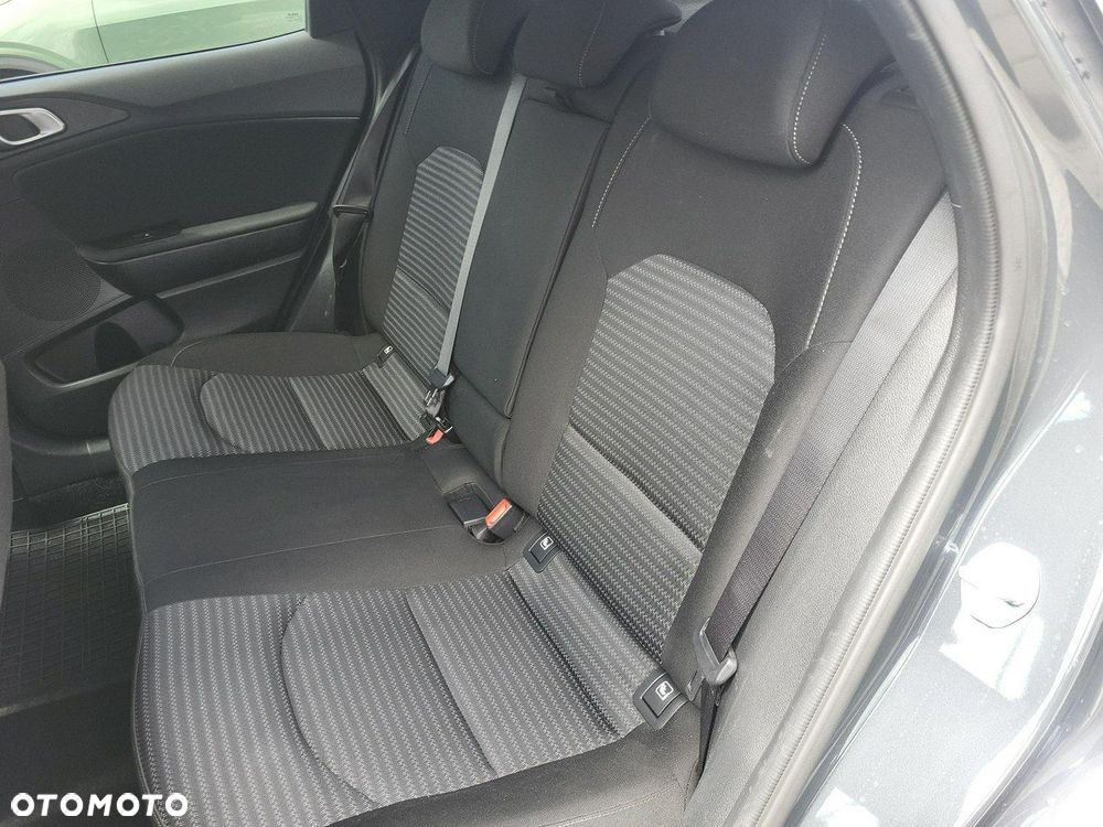 Kia XCeed - 16