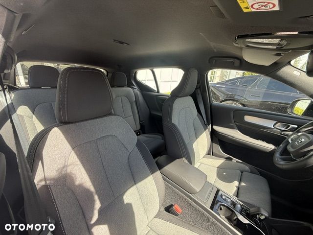 Volvo XC 40 B3 Plus Dark - 22