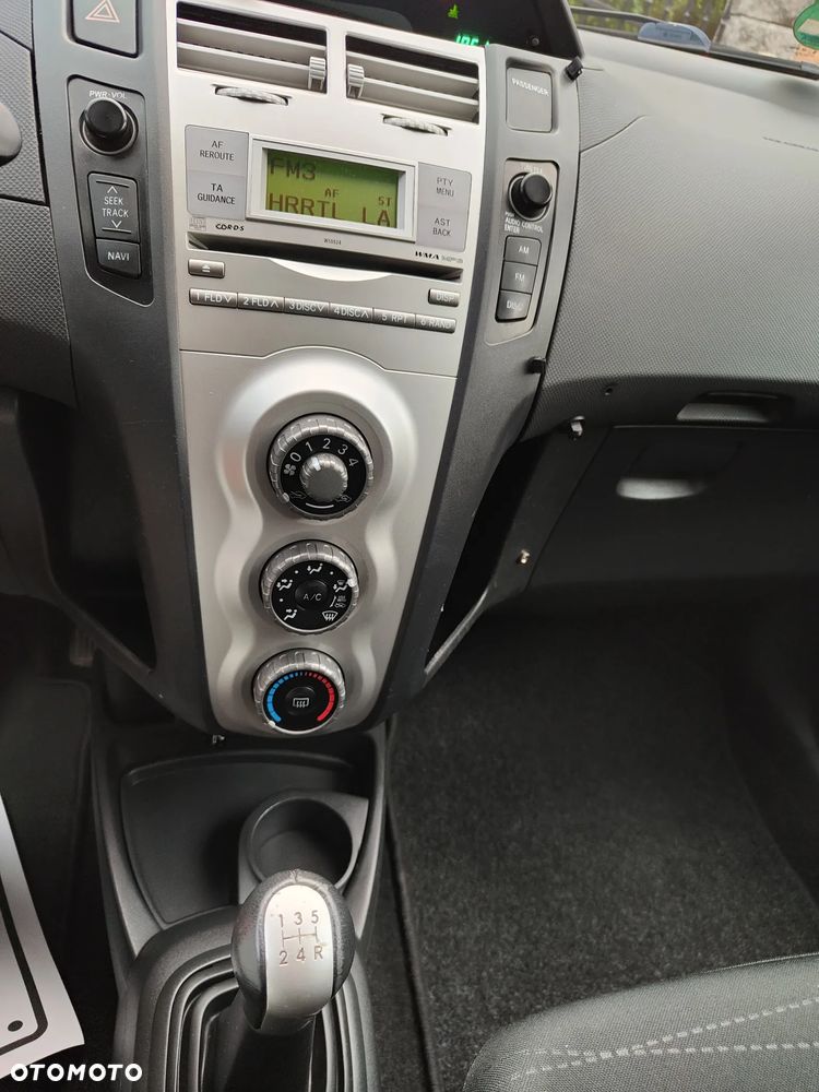 Toyota Yaris 1.4 D-4D Sol - 19
