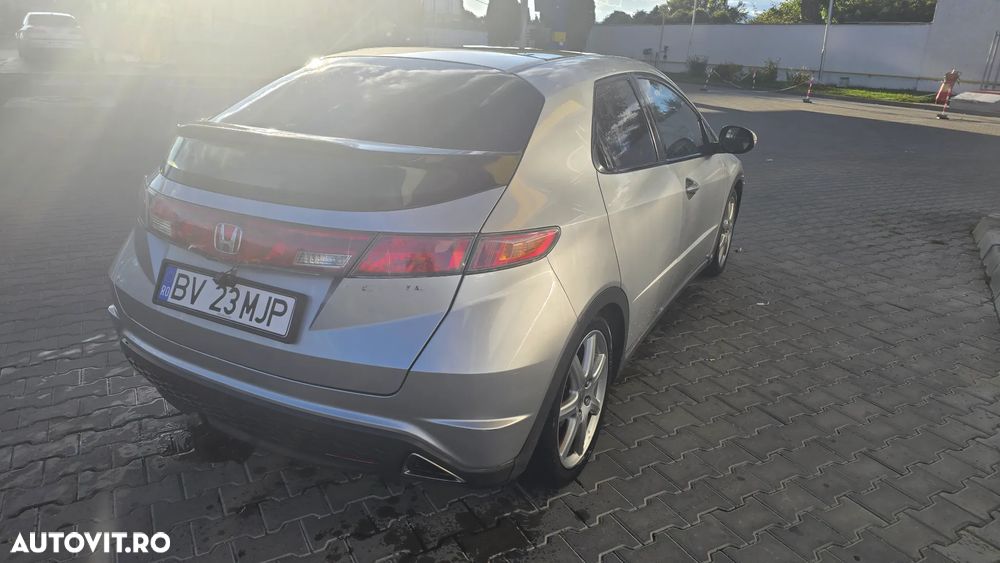 Honda Civic 1.8i Exec - 14