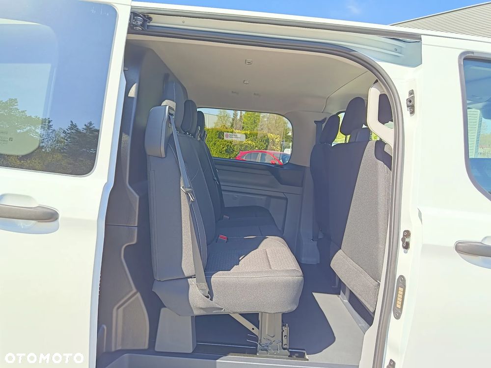 Ford Custom Brygadowy 6-cio miejscowy 320L2 - 15