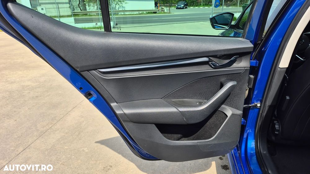 Skoda Octavia 2.0 TDI DSG Ambition - 9