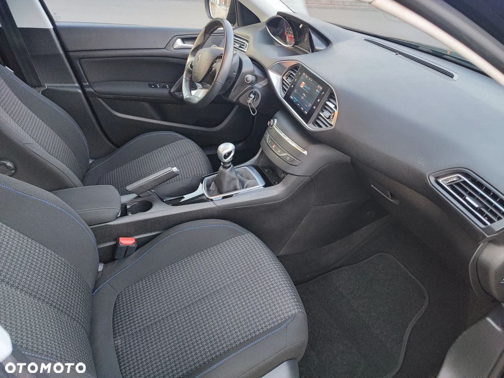 Peugeot 308 - 18