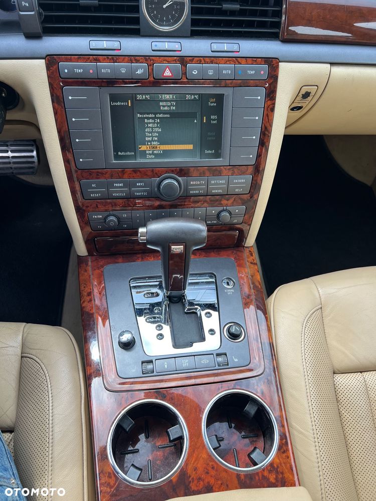 Volkswagen Phaeton - 8