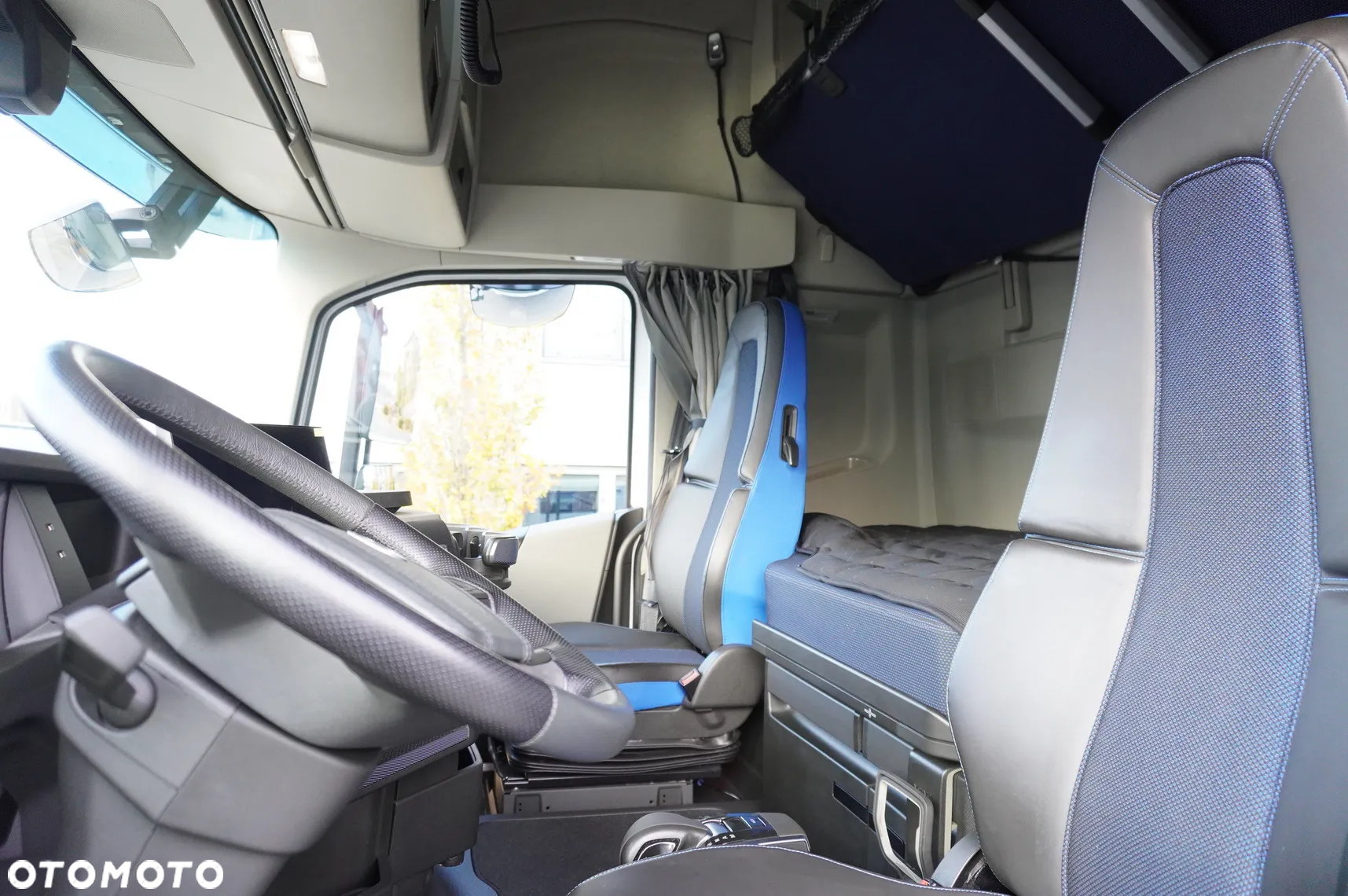 Volvo FH 500 6×2 Globetrotter XL / 2023 / 114 tys.km / FABRYCZNIE NOWA NACZEPA niskopodwoziowa Kässbohrer LB3E - 7