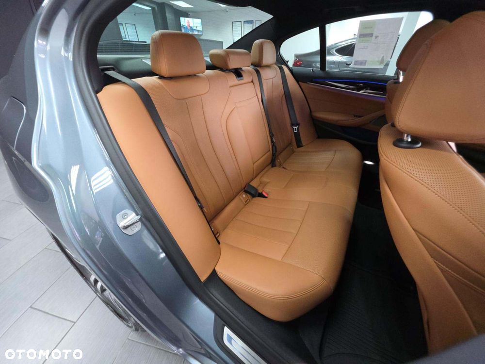 BMW Seria 5 530i M Sport Edition - 9