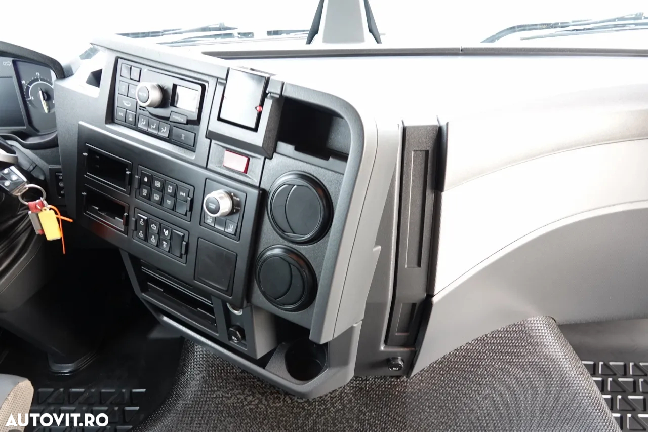 Renault T 430 / CABĂ JUSĂ / HIDRAULICĂ DE BASCULARE / GREUTATE: 6.700 KG / 250.000 km. - 30