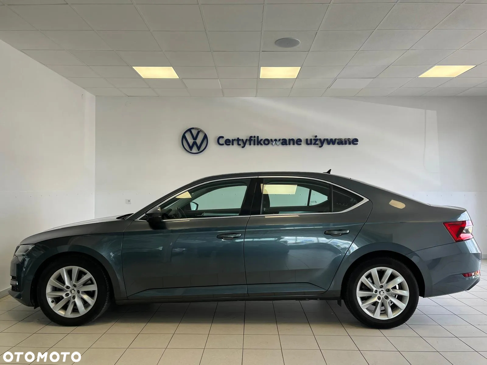 Skoda Superb 2.0 TDI SCR Ambition DSG - 2