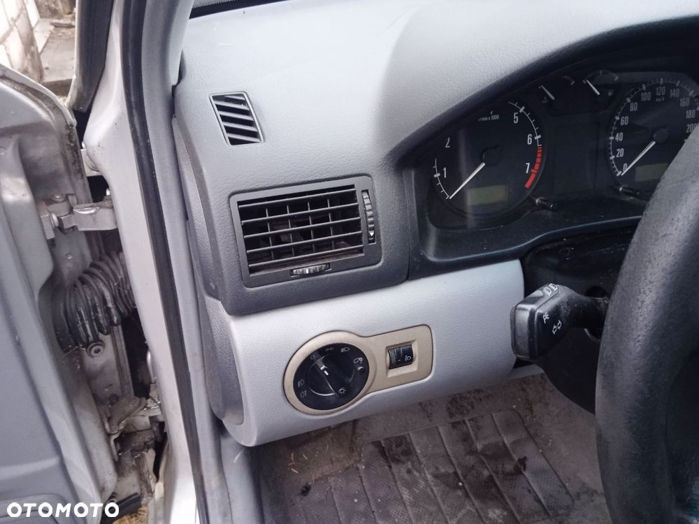 Panel środkowy konsola kratki nawiewu Skoda octavia 1 - 1