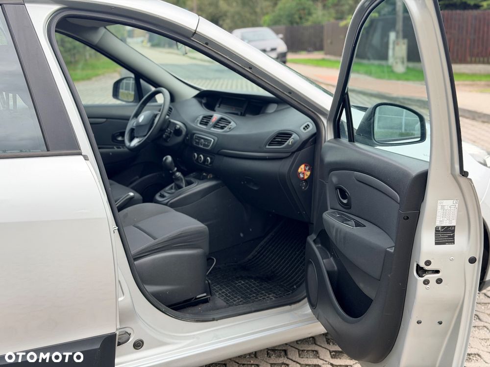 Renault Scenic 1.5 dCi FAP eco - 27