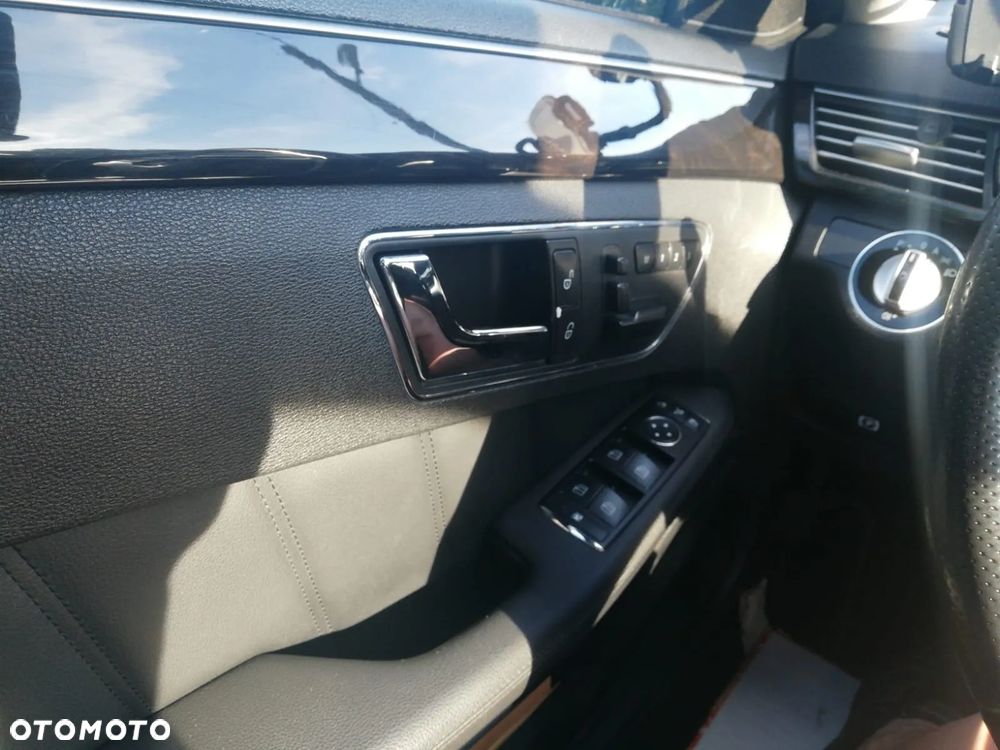 Mercedes-Benz Klasa E 350 CDI BlueEff Avantgarde - 5