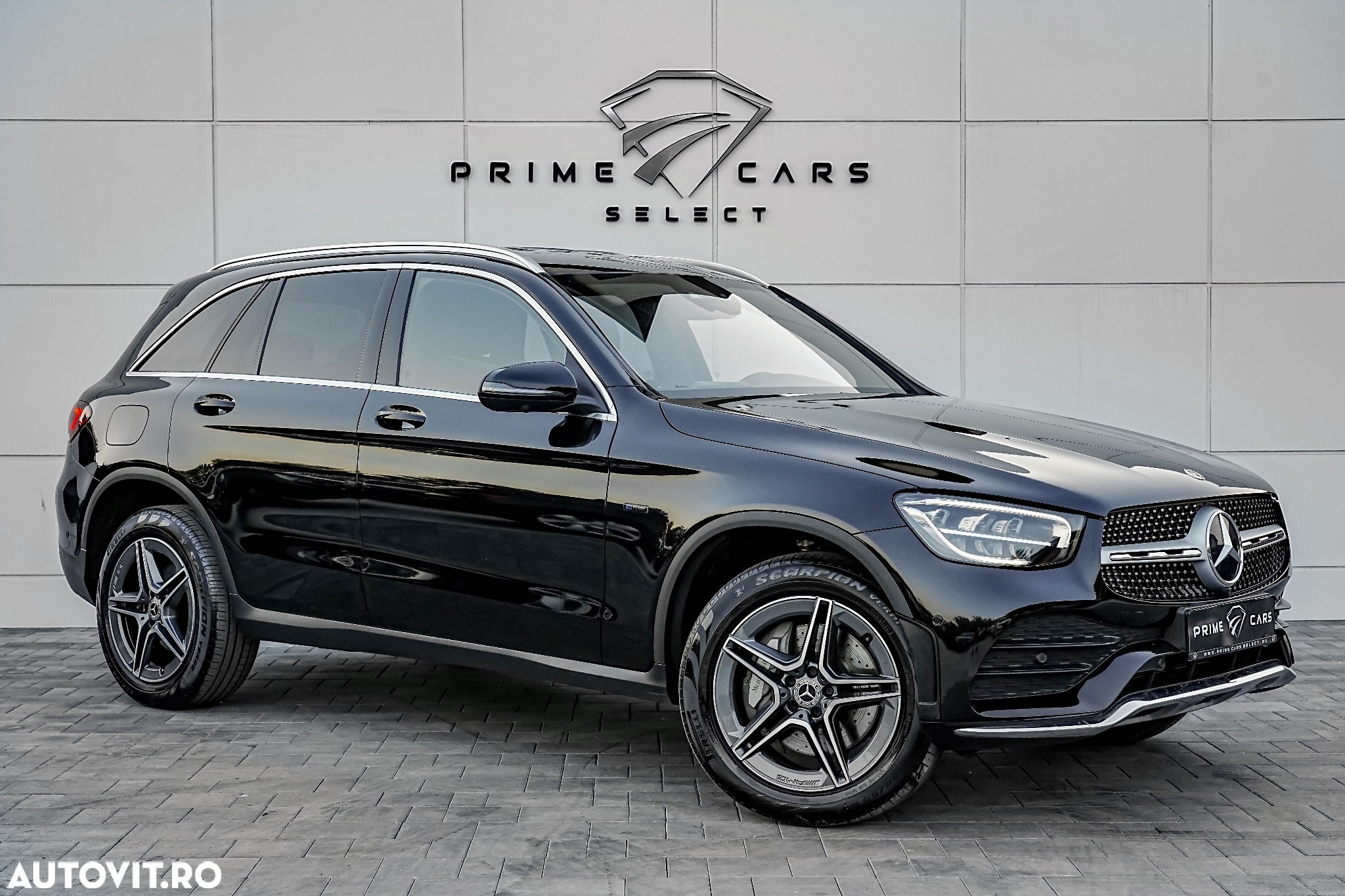 Mercedes-Benz GLC 300 e 4Matic 9G-TRONIC AMG Line - 19