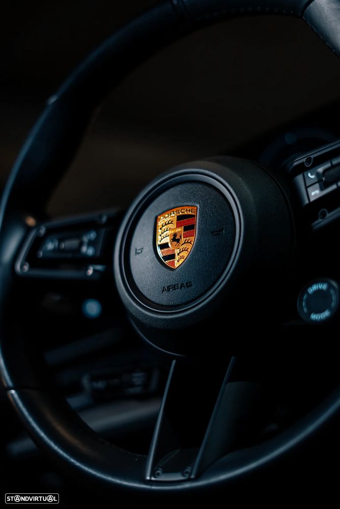 Porsche Taycan Sport Turismo - 33