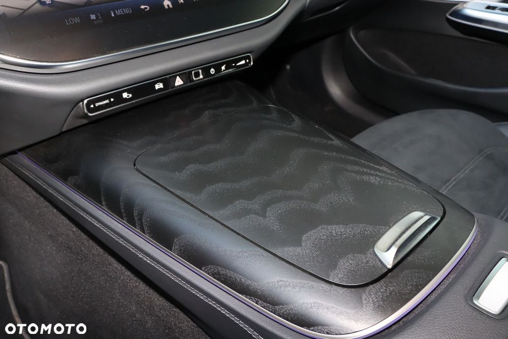 Mercedes-Benz Klasa E 220 d mHEV 4-Matic AMG 9G-Tronic - 14