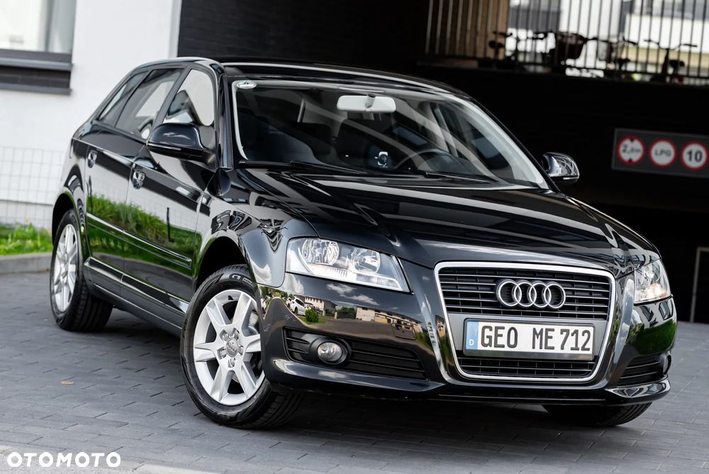 Audi A3 Sportback 1.6 Ambiente - 1