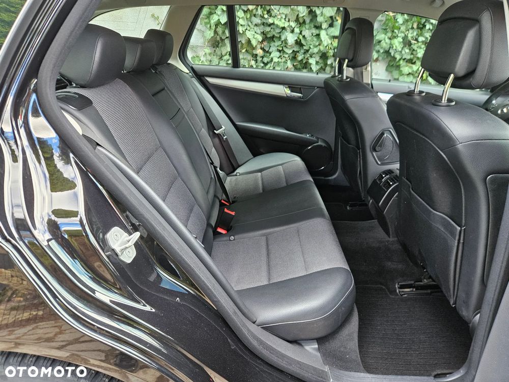 Mercedes-Benz Klasa C 220 CDI DPF Automatik BlueEFFICIENCY Avantgarde - 20