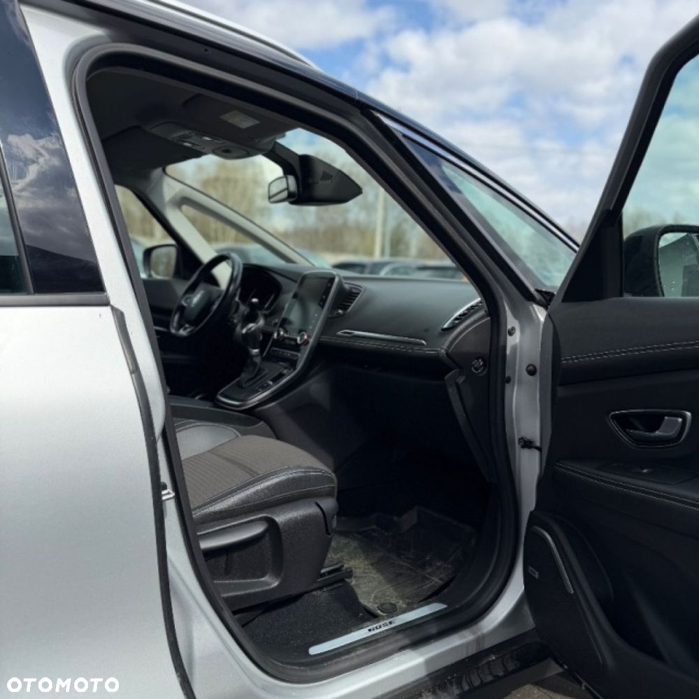 Renault Scenic - 31