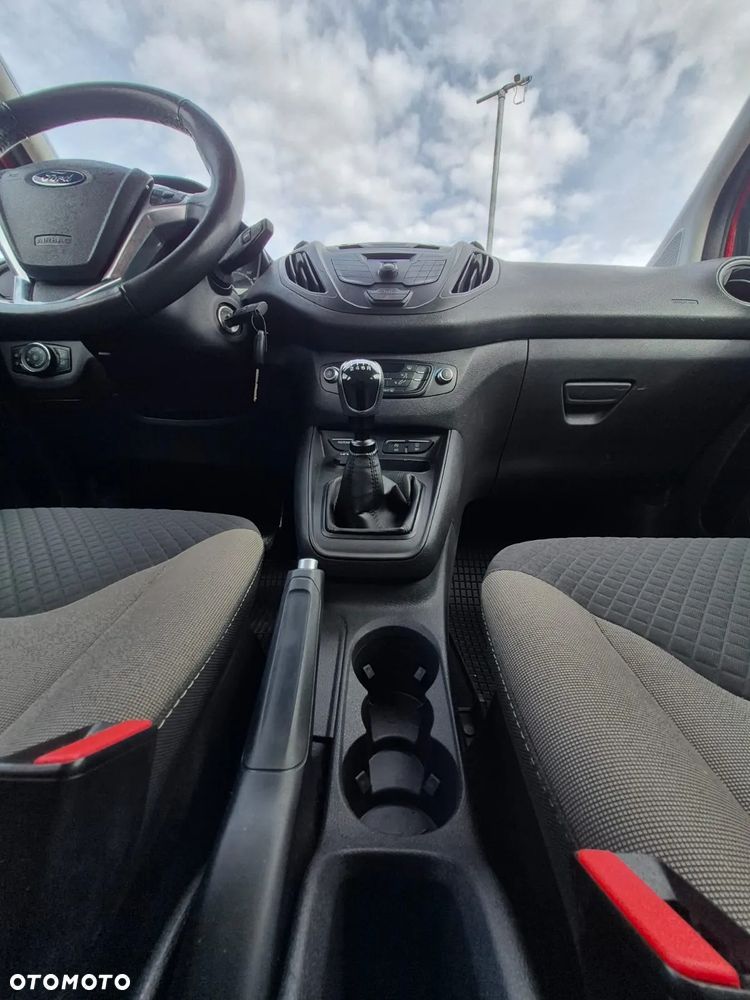 Ford Tourneo Courier 1.5 TDCi Ambiente - 32