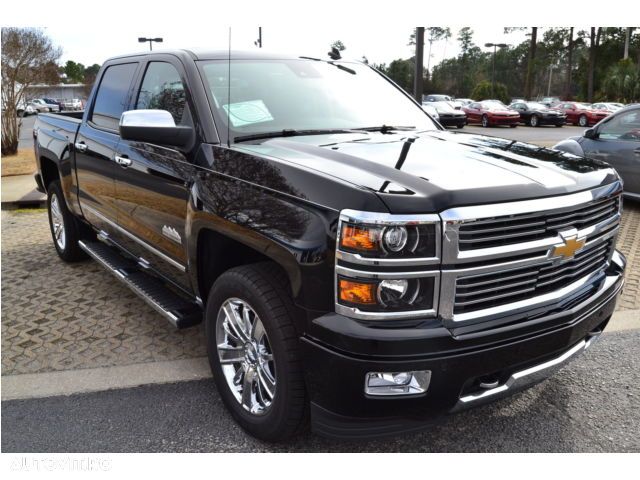Chevrolet Silverado - 3